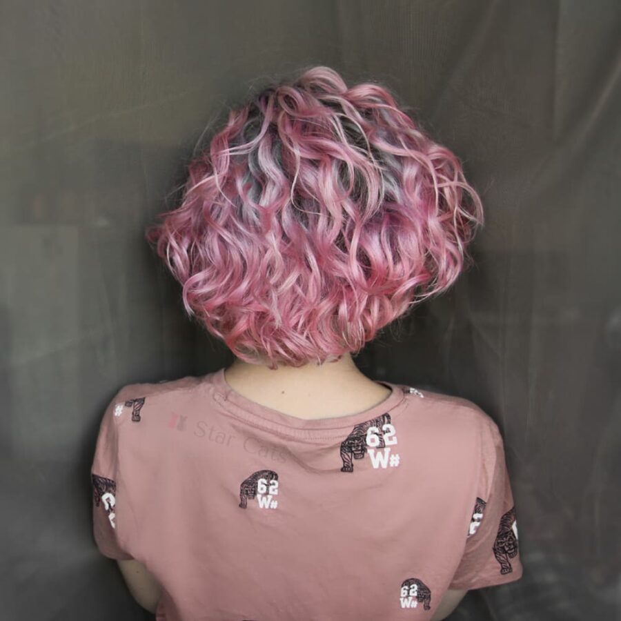 manic panic cotton candy pink на волосах