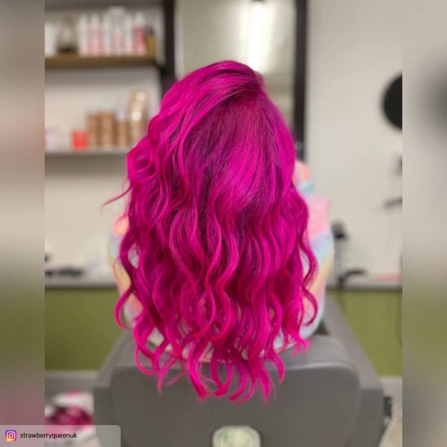 Directions Flamingo Pink на волосах