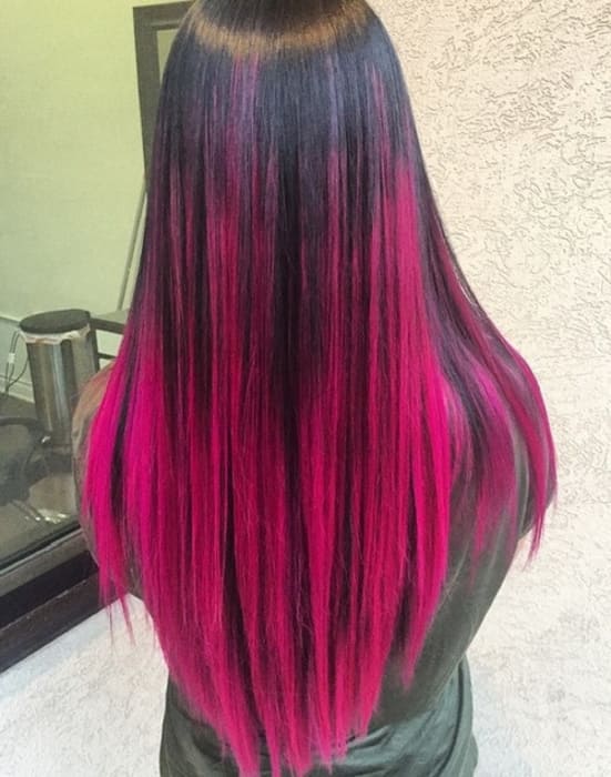 Розовые волосы на черных волосах